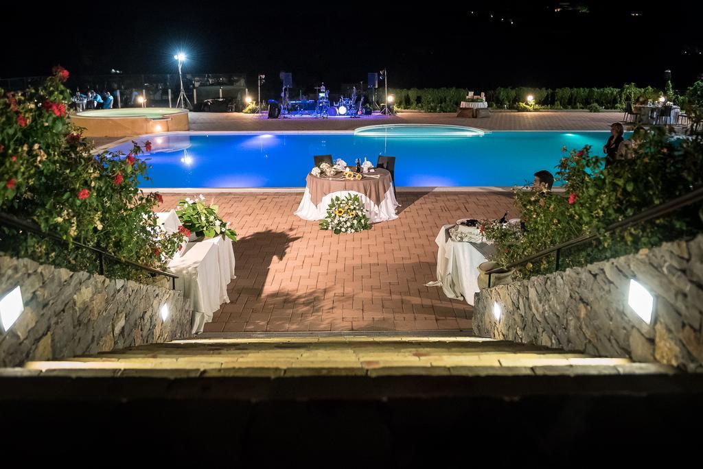 Valle Himara Hostal Piana Degli Albanesi Exterior foto