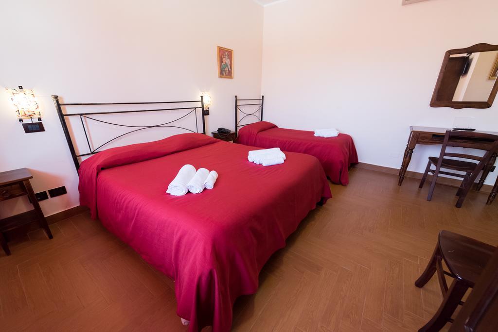 Valle Himara Hostal Piana Degli Albanesi Exterior foto